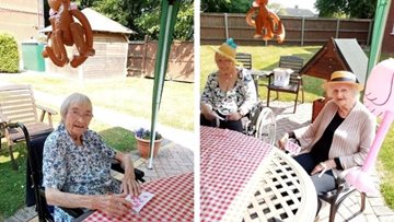Grimsby Residents play a spot of bingo in the sunshine